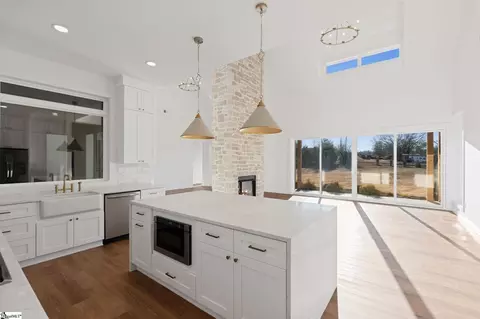 Kitchen - 541 E Airport Rd, Greer, SC 29651 photo 4 of 11
