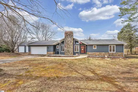 130 Graystone Dr, Moore, SC 29369