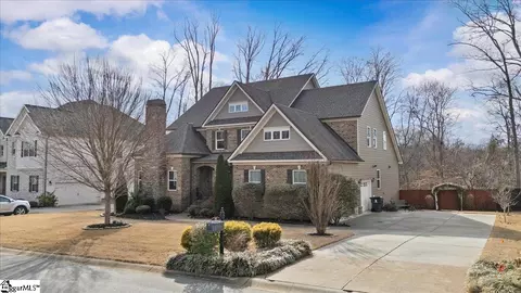 38 Leafmore Ct, Simpsonville, SC 29680