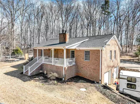 1126 Greenpond Rd, Woodruff, SC 29388
