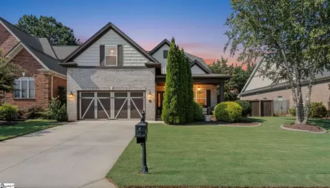 4 Ruby Lake Ln, Simpsonville, SC 29681