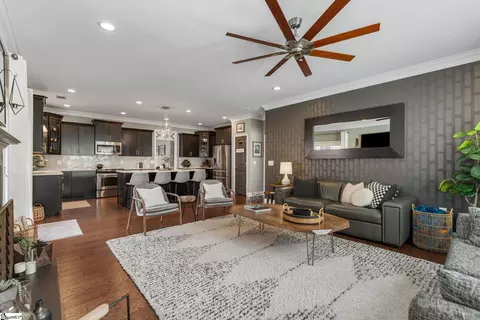 Living - 4 Ruby Lake Ln, Simpsonville, SC 29681 photo 2 of 3