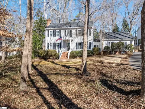 121 Williamsburg Dr, Spartanburg, SC 29302