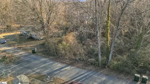 214 Wilson St, Greer, SC 29651
