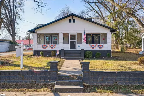 121 Holland St, Gaffney, SC 29341