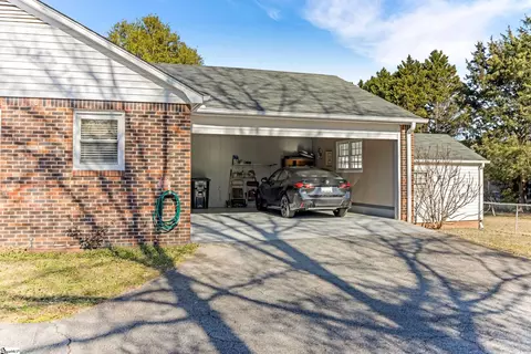 Exterior - 200 Pleasant Dr, Easley, SC 29642 photo 5 of 9