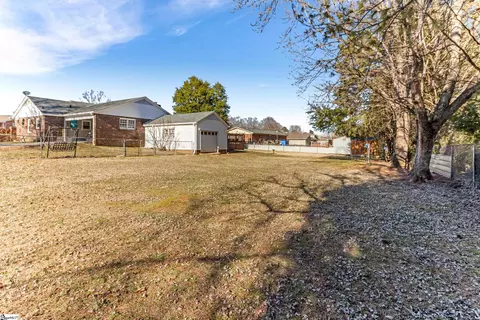Exterior - 200 Pleasant Dr, Easley, SC 29642 photo 7 of 9