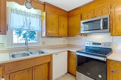 Kitchen - 200 Pleasant Dr, Easley, SC 29642 photo 2 of 4