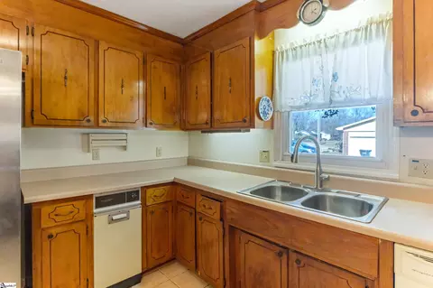 Kitchen - 200 Pleasant Dr, Easley, SC 29642 photo 4 of 4