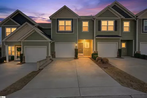 706 Elmbrook Dr, Simpsonville, SC 29681
