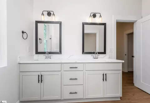 Bath - 107 Elcon Dr # A, Greer, SC 29651 photo 1 of 1