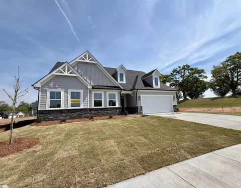 405 Ladybug Ln, Anderson, SC 29621