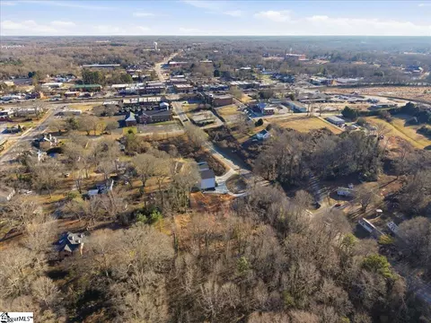 102 Hillcrest Dr, Easley, SC 29640 photo 4