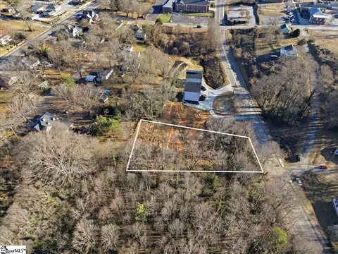 102 Hillcrest Dr, Easley, SC 29640 photo 2