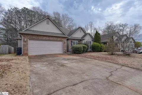 393 Split Oak Ln, Inman, SC 29349