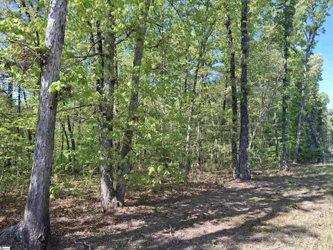 523 Flat Shoals Rd, Walhalla, SC 29691