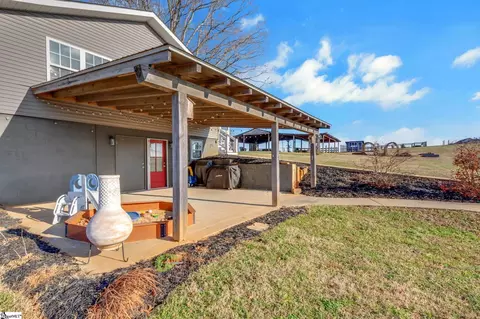 Exterior - 558 Barnett Rd, Greer, SC 29651 photo 6 of 7