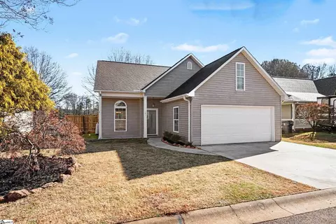 381 Split Oak Ln, Inman, SC 29349