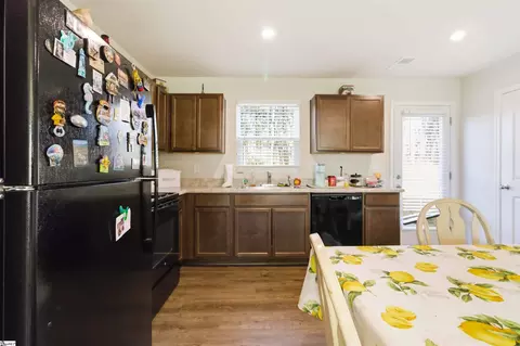 Kitchen - 833 Cranbrook Dr, Woodruff, SC 29388 photo 2 of 2
