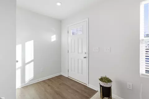 Entry Way - 833 Cranbrook Dr, Woodruff, SC 29388 photo 1 of 5