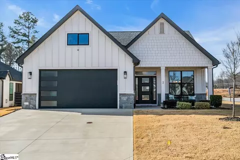 2 Winding Rock Rd, Simpsonville, SC 29680