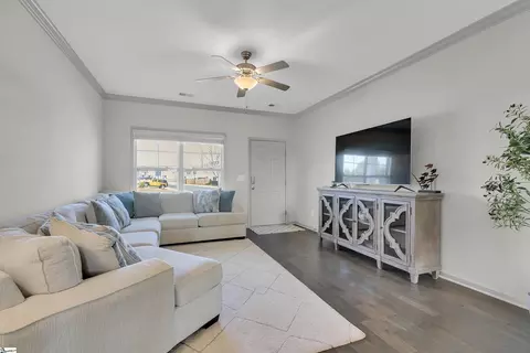 302 Phillips Dr, Pendleton, SC 29670 photo 2
