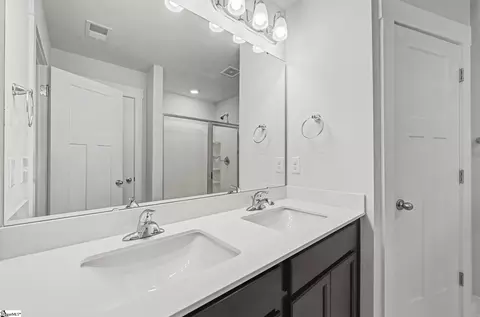 Bath - 1009 Millison Pl, Moore, SC 29369 photo 1 of 2