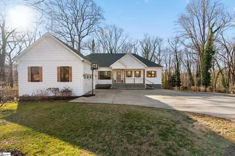 125 Woodland Dr, Greenville, SC 29617