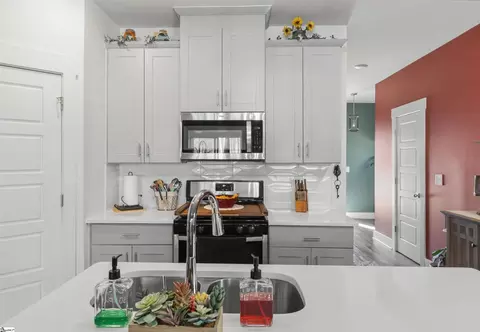 Kitchen - 826 Thread Way, Greer, SC 29651 photo 3 of 3