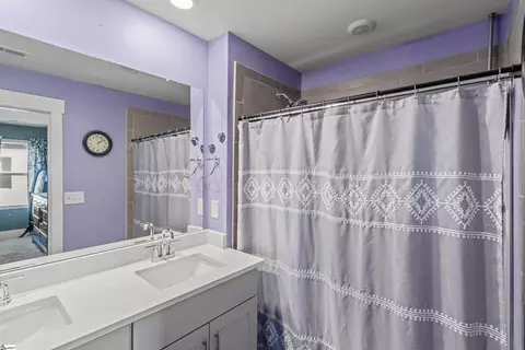 Bath - 826 Thread Way, Greer, SC 29651 photo 2 of 4
