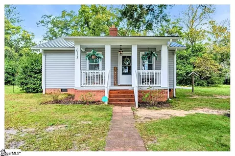 613 E Florida Ave, Clinton, SC 29325