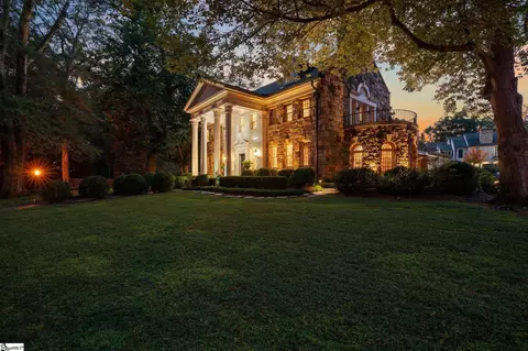 48 Ridgeland Dr, Greenville, SC 29601