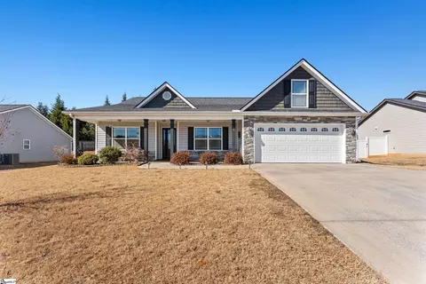 17 Robin Dr, Anderson, SC 29626