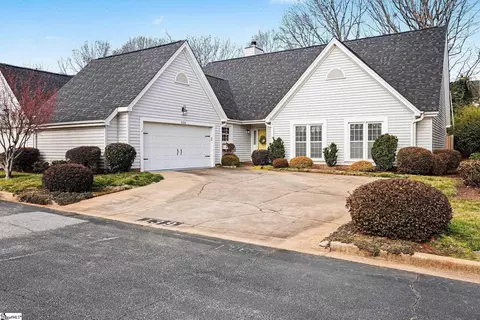 139 Forest Lake Dr, Simpsonville, SC 29681