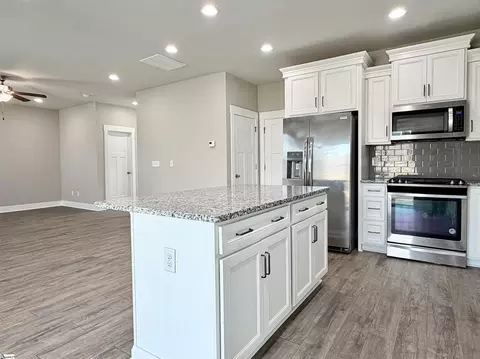 Kitchen - 419 Vestry Pl, Moore, SC 29369 photo 4 of 5