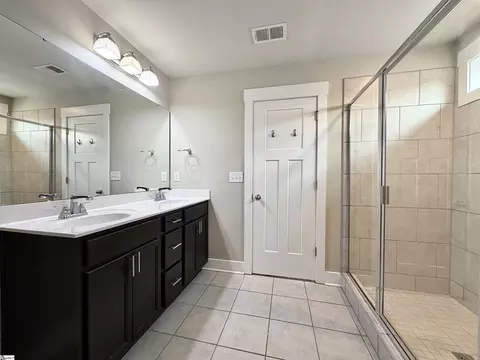 Bath - 419 Vestry Pl, Moore, SC 29369 photo 2 of 4