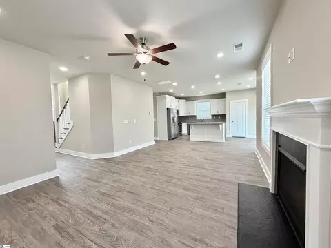 Living - 419 Vestry Pl, Moore, SC 29369 photo 4 of 4