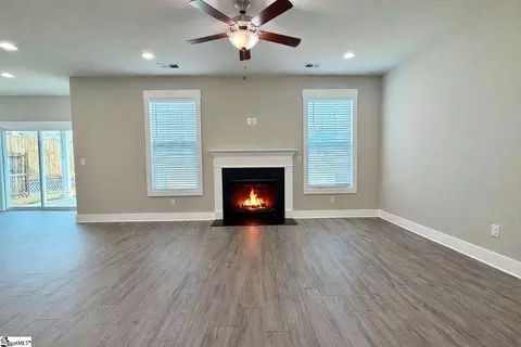 Living - 419 Vestry Pl, Moore, SC 29369 photo 1 of 4