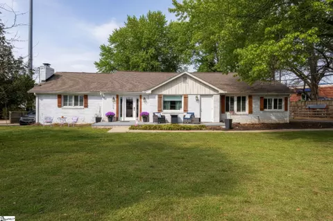 709 Old Rutherford Rd, Taylors, SC 29687