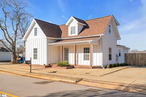 540 Perry Ave, Greenville, SC 29611