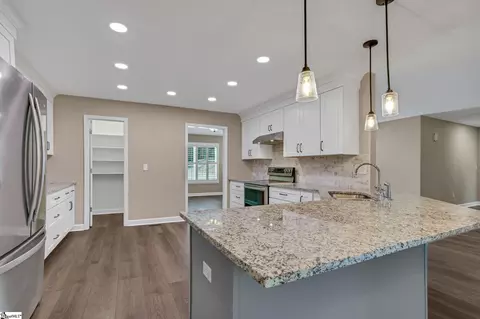Kitchen - 533 Stokes Dr, Seneca, SC 29672 photo 2 of 4
