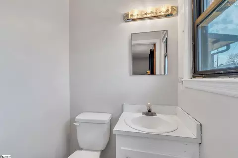 Bath - 512 Mega Dr, Duncan, SC 29334 photo 1 of 2