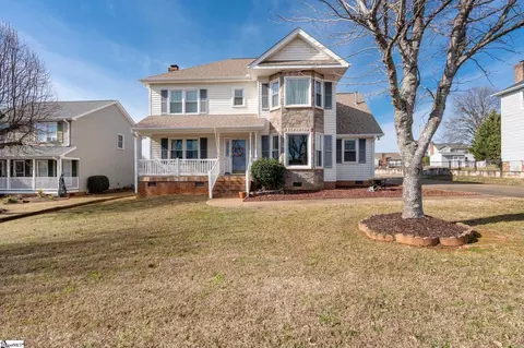 807 Fairview Rd, Greer, SC 29651