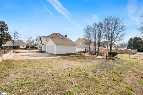 Exterior - 807 Fairview Rd, Greer, SC 29651 photo 8 of 8