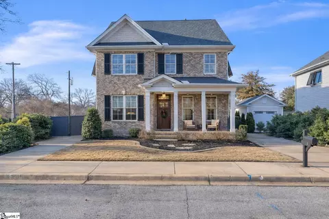 3 James St, Greenville, SC 29609