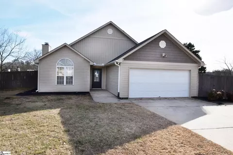 100 Golden Leaf Ln, Simpsonville, SC 29681