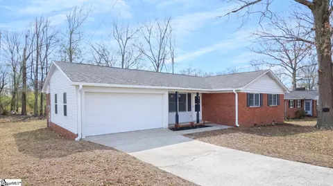 102 Ikes Rd, Taylors, SC 29687