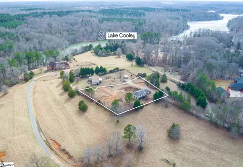 91 Stacy Dr, Inman, SC 29349