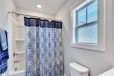 Bath - 207 Benjamin Dr, Easley, SC 29642 photo 2 of 3