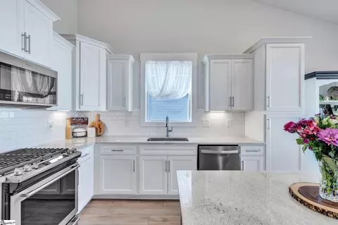 Kitchen - 207 Benjamin Dr, Easley, SC 29642 photo 3 of 3